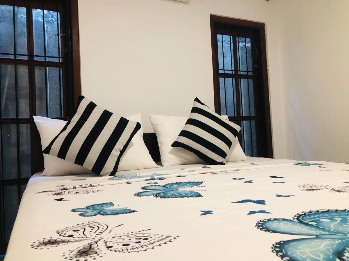 Honey Beach Negombo Bagian luar foto