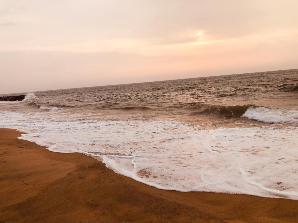 Honey Beach Negombo Bagian luar foto