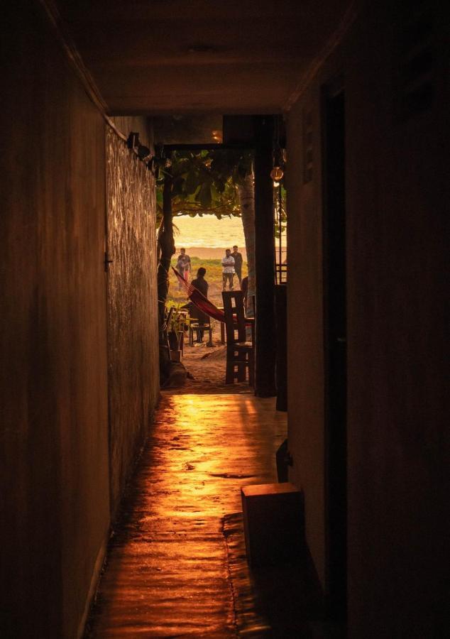 Honey Beach Negombo Bagian luar foto