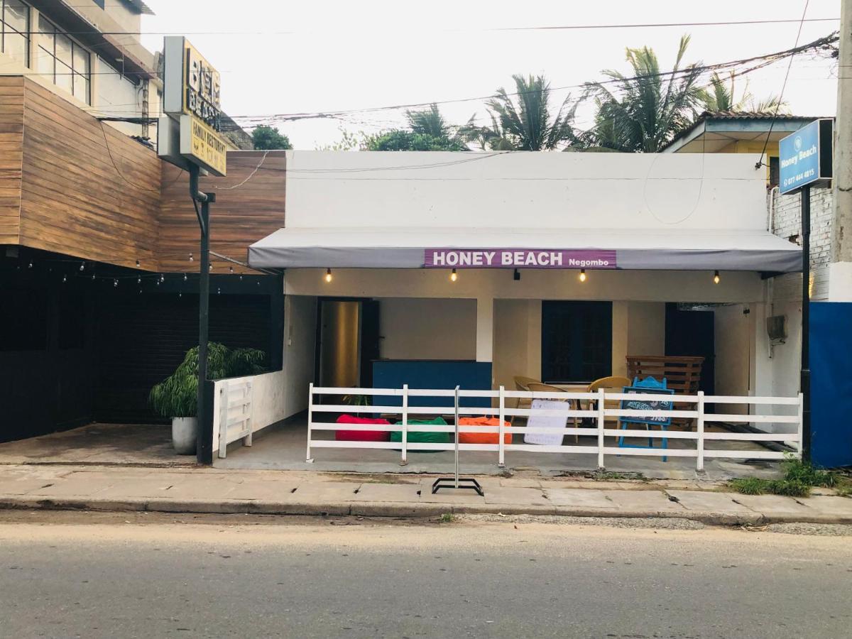 Honey Beach Negombo Bagian luar foto