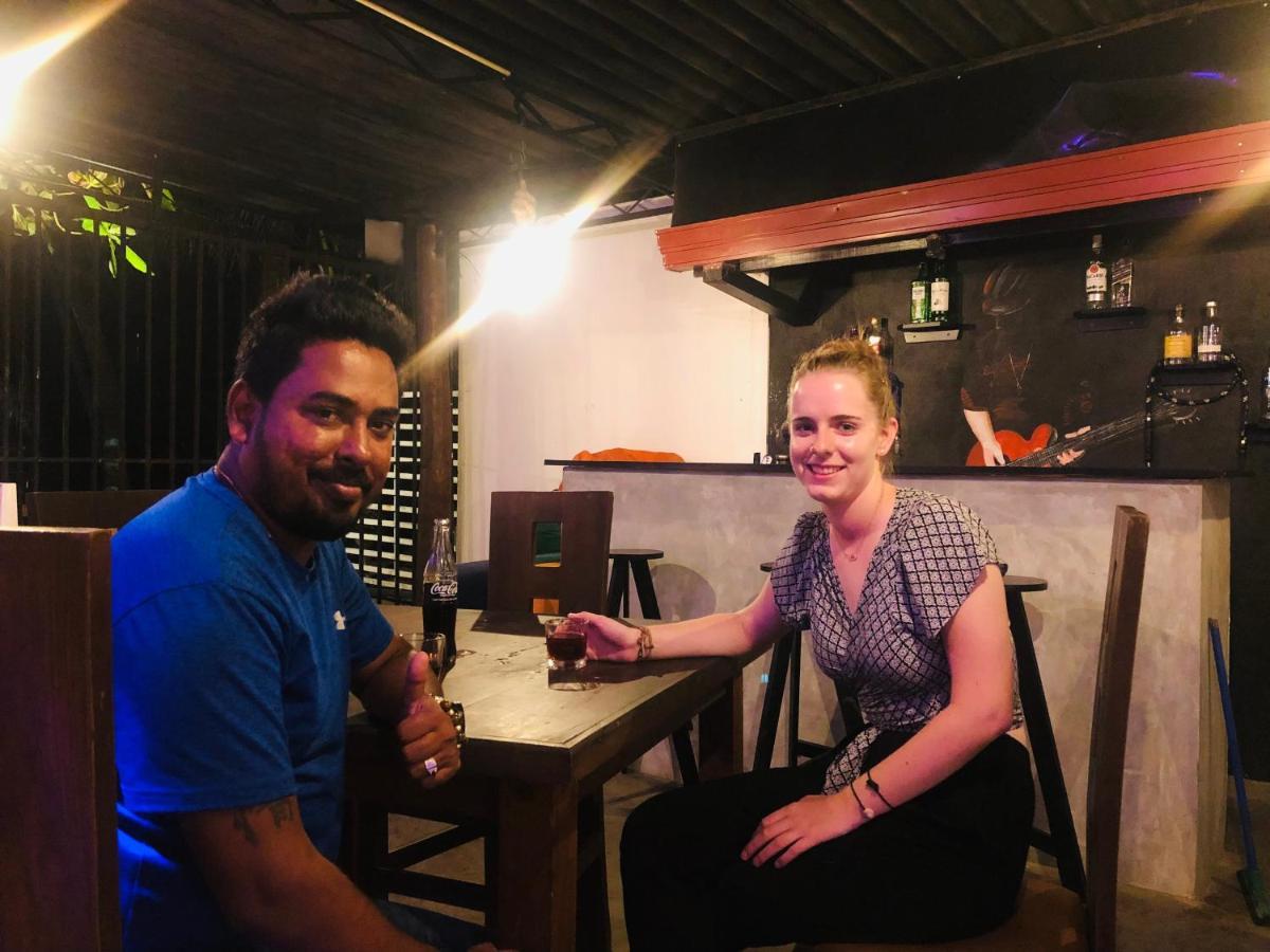 Honey Beach Negombo Bagian luar foto