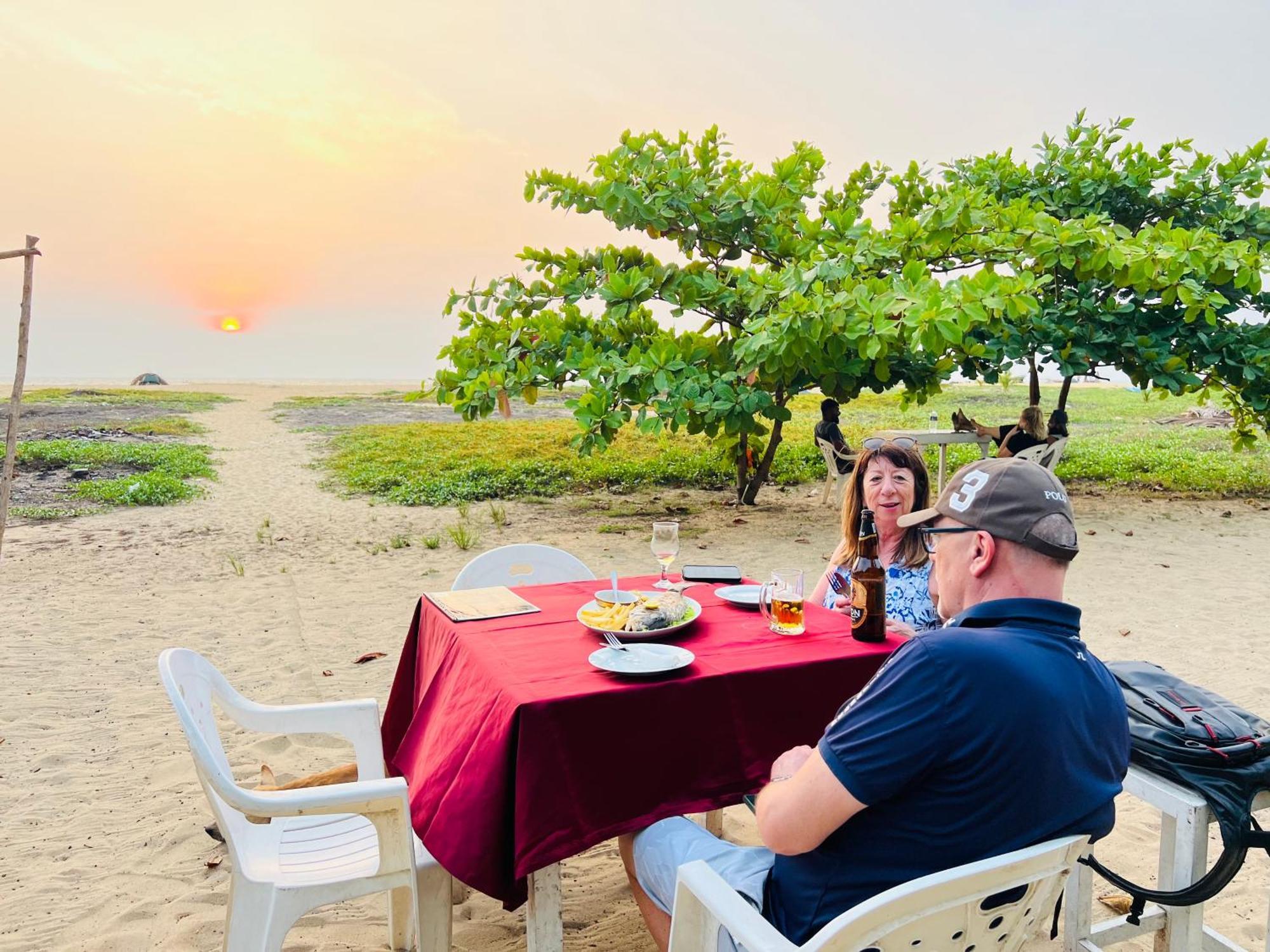 Honey Beach Negombo Bagian luar foto