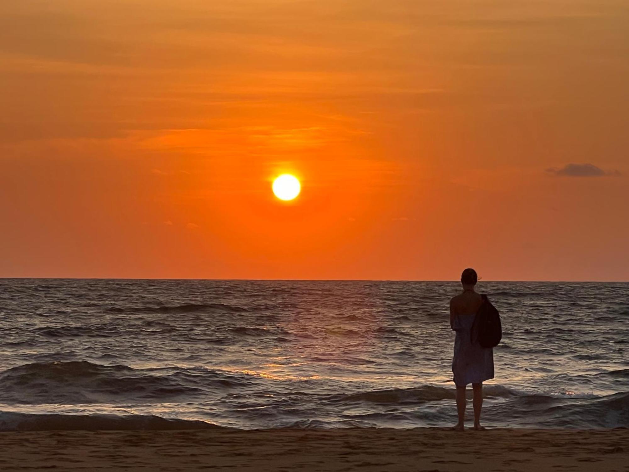 Honey Beach Negombo Bagian luar foto