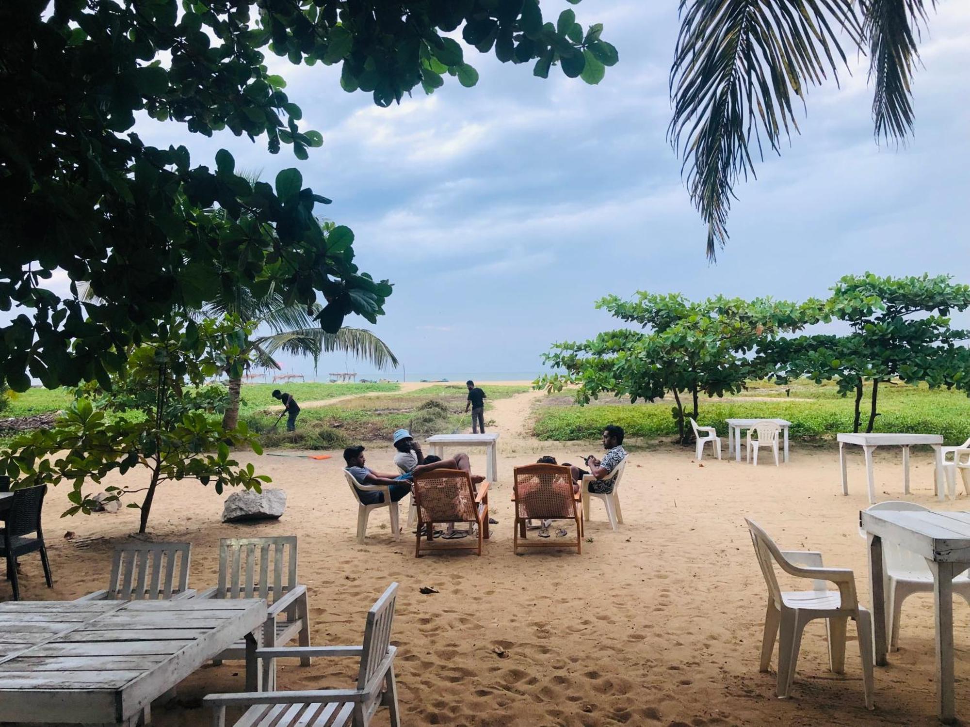 Honey Beach Negombo Bagian luar foto